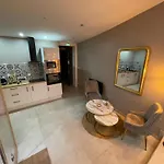 La Nuit De Reve Privative Jaccuzi Sauna 2 Aparthotel