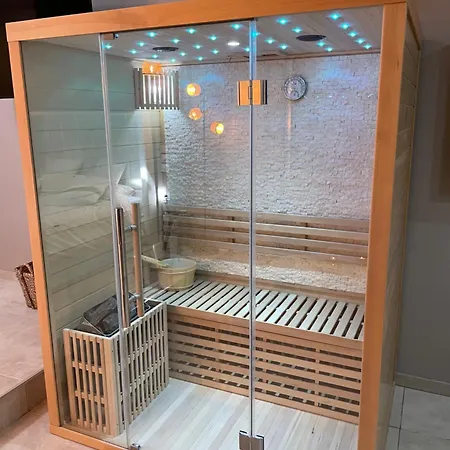 Aparthotel La Nuit De Reve Privative Jaccuzi Sauna 2 *