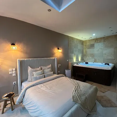 Aparthotel La Nuit De Reve Privative Jaccuzi Sauna 2 Crouy