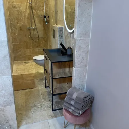 La Nuit De Reve Privative Jaccuzi Sauna 2 *