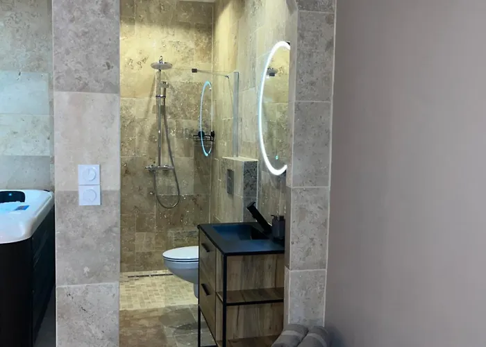 La Nuit De Reve Privative Jaccuzi Sauna 2 Aparthotel *