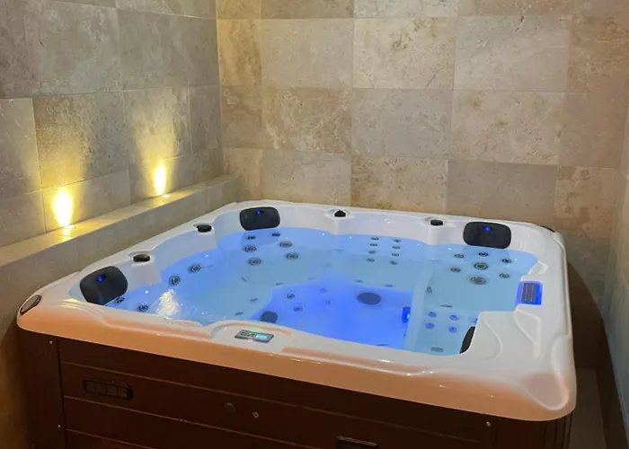 La Nuit De Reve Privative Jaccuzi Sauna 2 Aparthotel