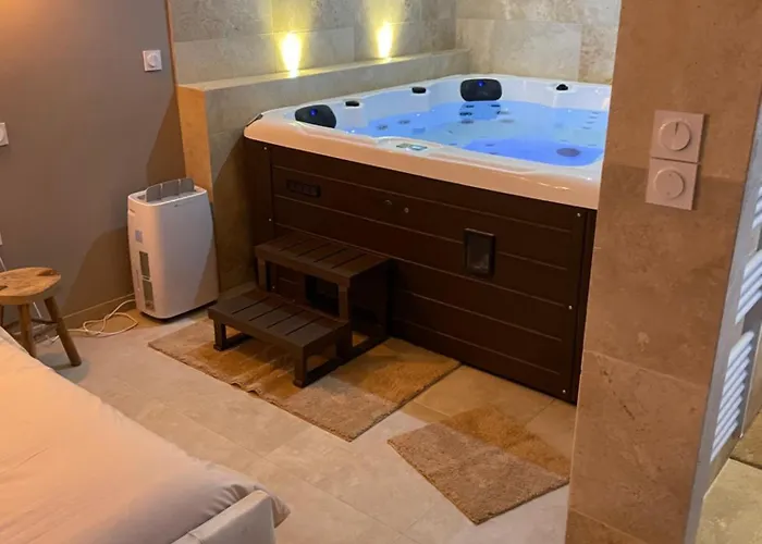 La Nuit De Reve Privative Jaccuzi Sauna 2 Aparthotel
